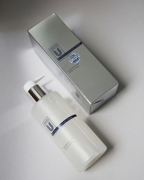 Очищувальна гідрофільна олія-пінка CUSKIN Vitamin U Oil To Foam Cleanser, 250 мл 8809207224002 фото